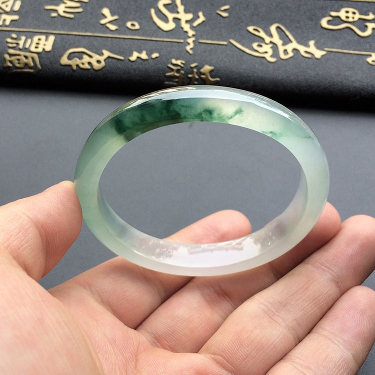 （超值推荐）冰种飘花贵妃镯（53.3mm-47.6mm）
