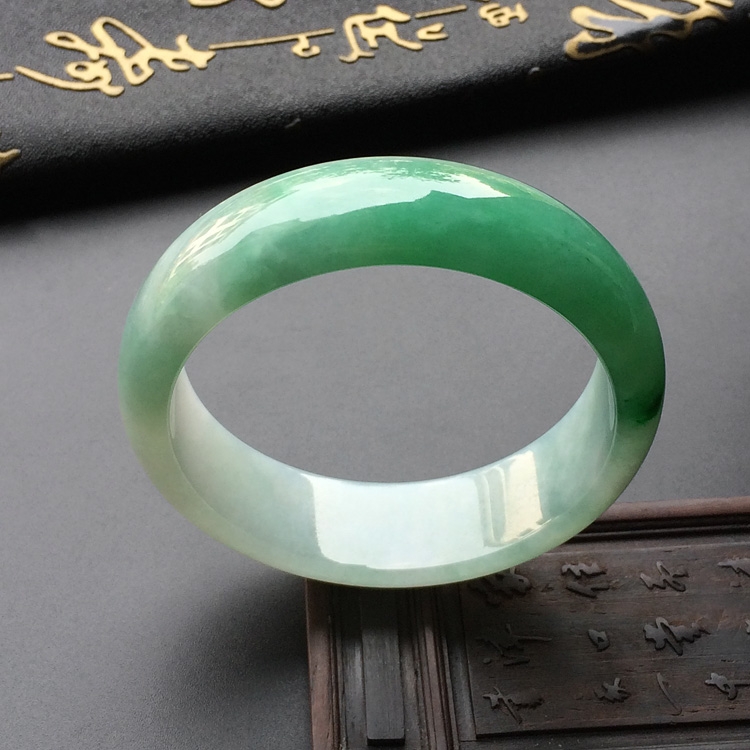 （超值推荐）糯冰种飘翠手镯（58mm）