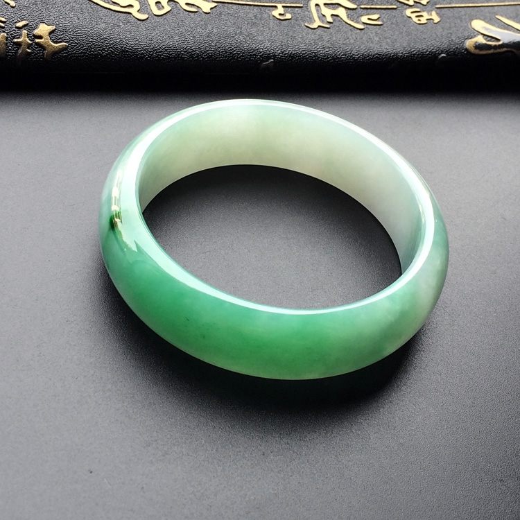 （超值推荐）糯冰种飘翠手镯（58mm）