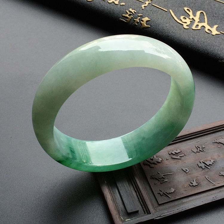 （超值推荐）糯冰种飘翠手镯（58mm）