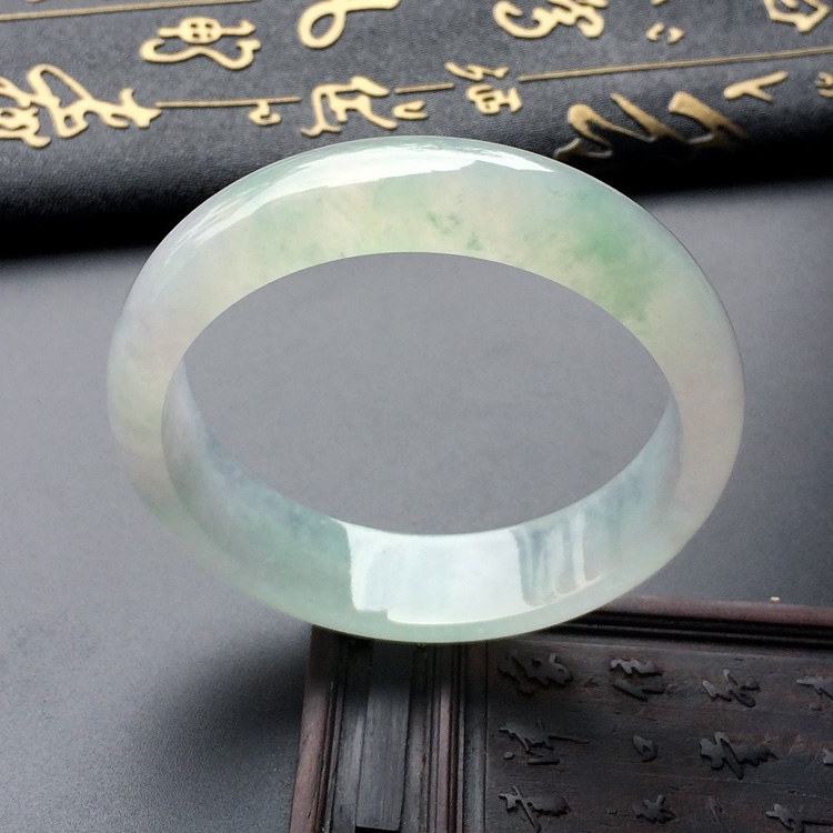 （超值推荐）冰种略飘花手镯（58.7mm)