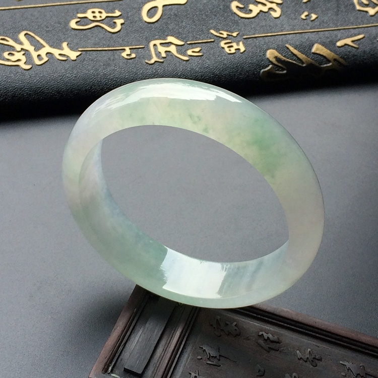 （超值推荐）冰种略飘花手镯（58.7mm)