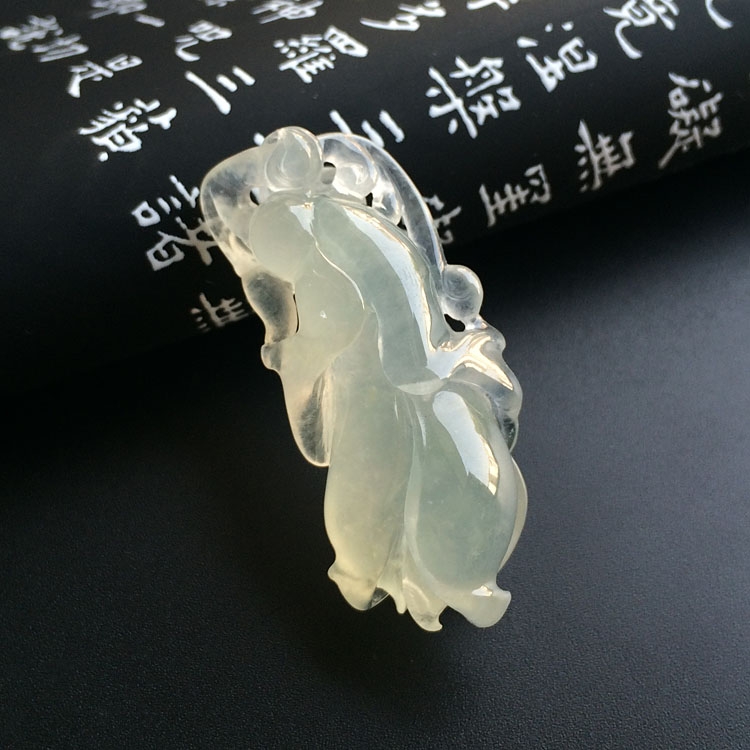 冰种淡晴水玉兰花挂件