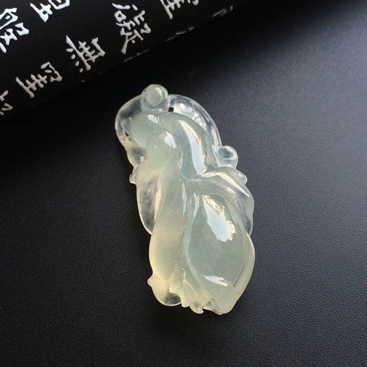 冰种淡晴水玉兰花挂件
