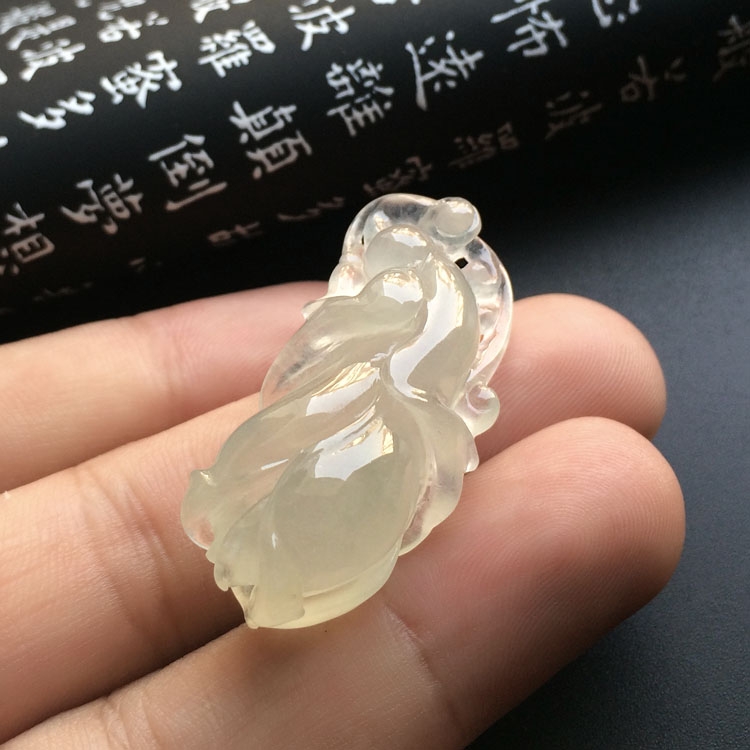 冰种淡晴水玉兰花挂件