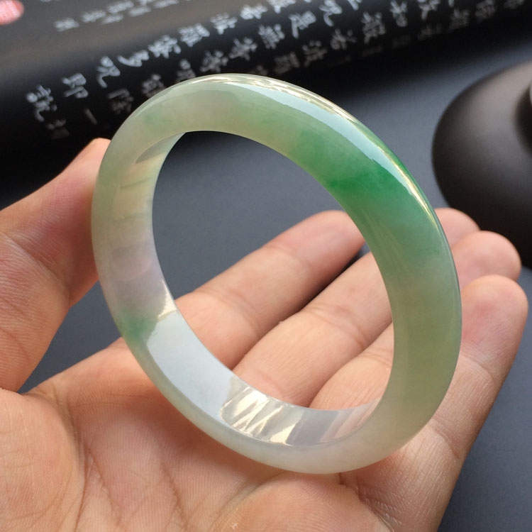 （超值推荐）糯冰种飘翠手镯（53.4mm）