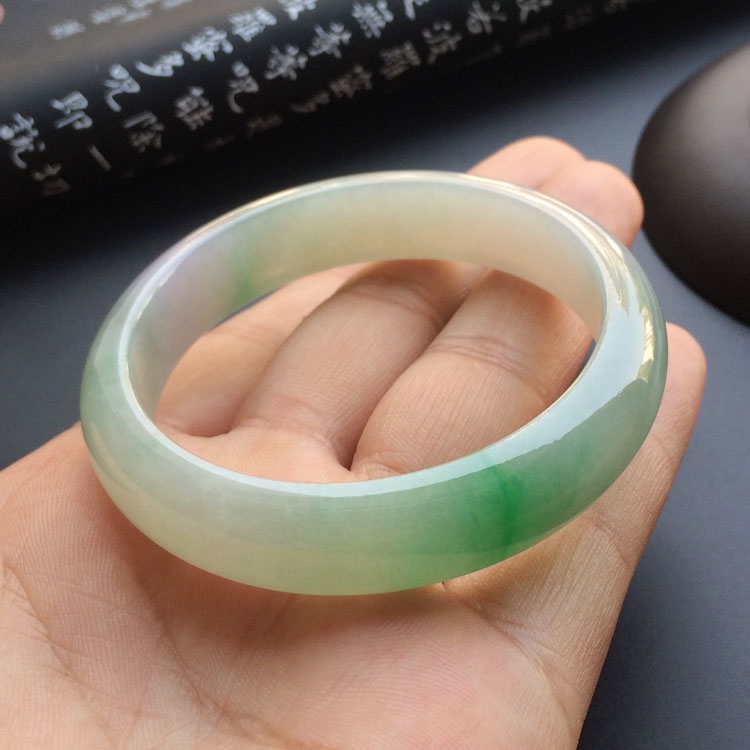 （超值推荐）糯冰种飘翠手镯（53.4mm）
