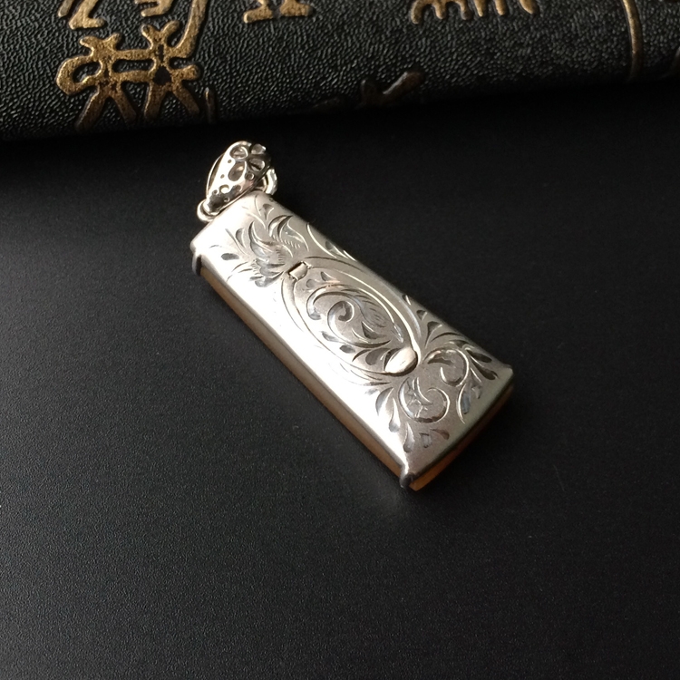 (超值推荐)冰种黄翡镶白金钻石素牌胸坠