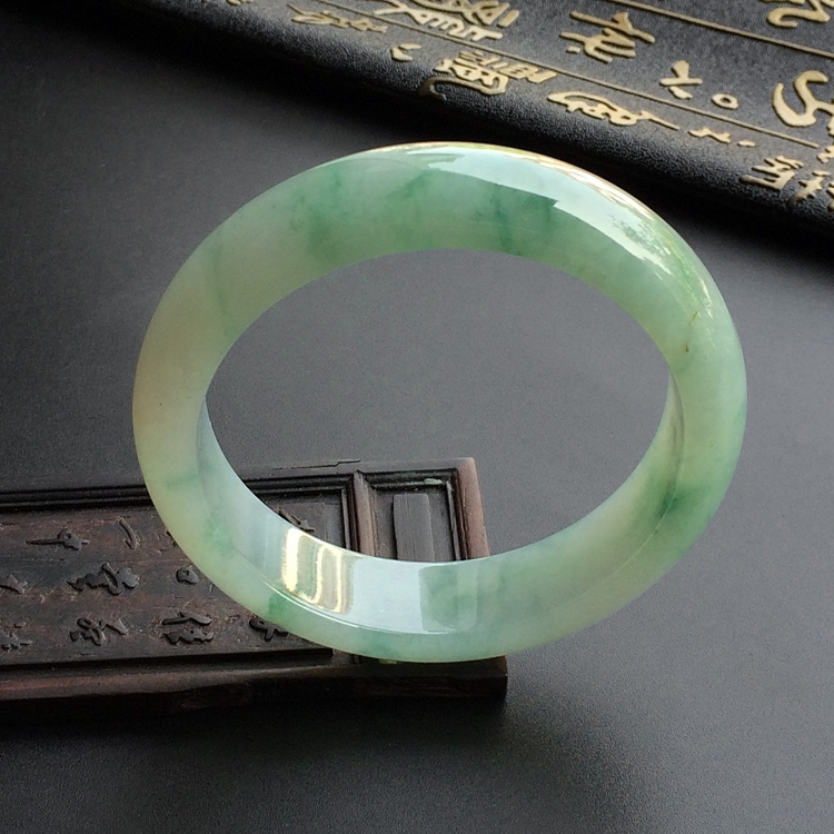 （超值推荐）糯冰种飘花手镯（57.7mm）