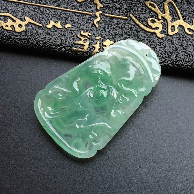 （超值推荐）冰种晴水龙牌挂件