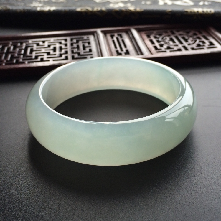(超值推荐)冰种晴水手镯(58.5mm)