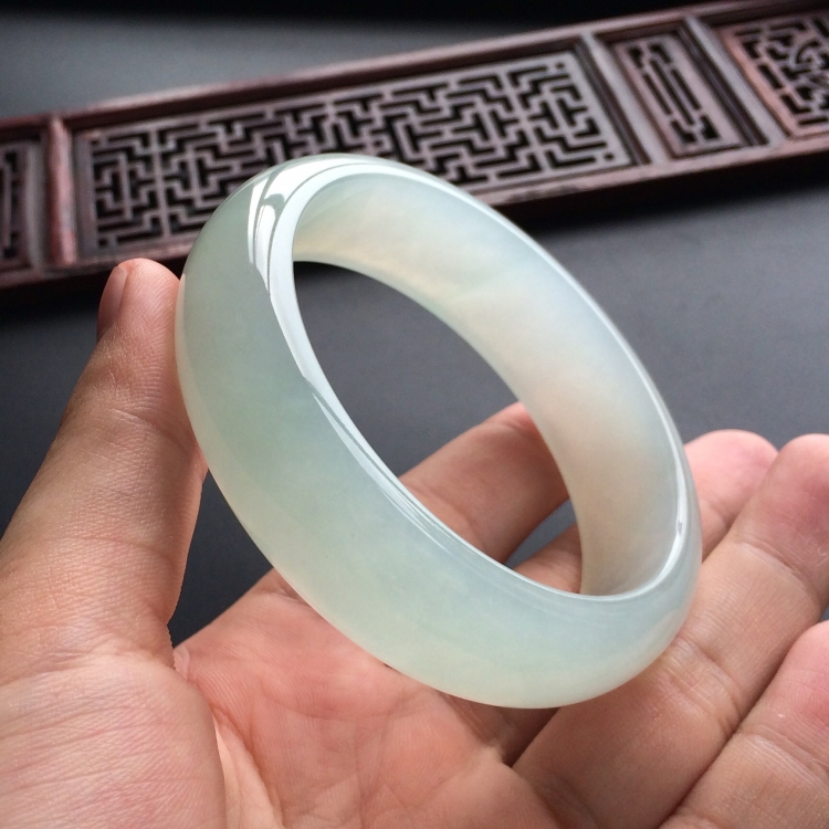 (超值推荐)冰种晴水手镯(58.5mm)