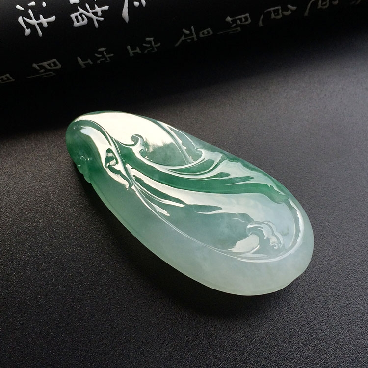 冰种飘翠亭亭玉立挂件