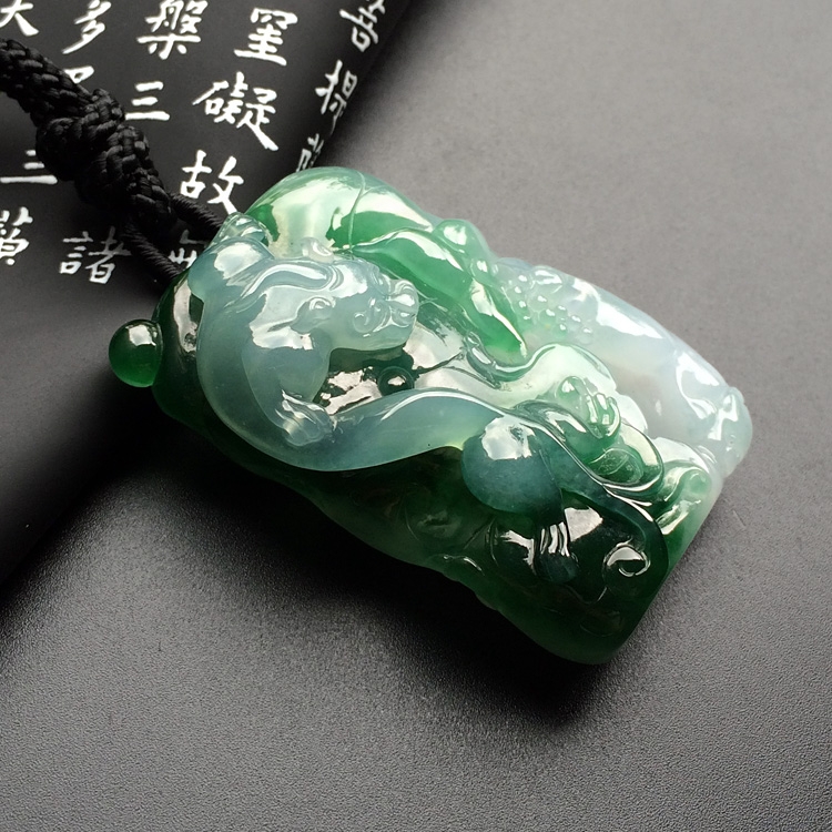 (超值推荐)糯冰种飘花年年有余挂件