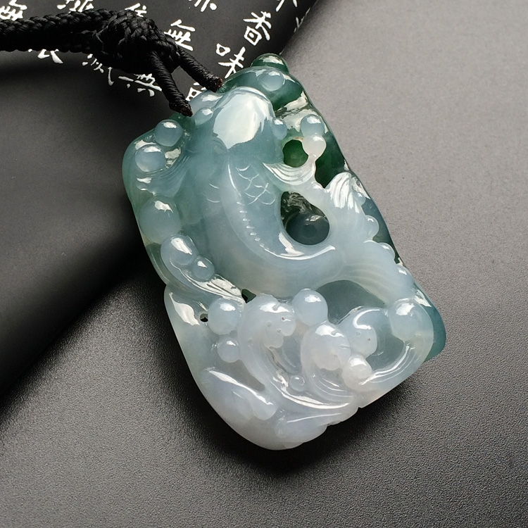 (超值推荐)糯冰种飘花年年有余挂件