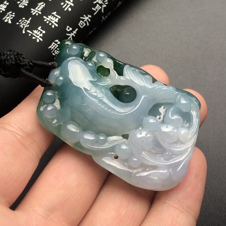 (超值推荐)糯冰种飘花年年有余挂件
