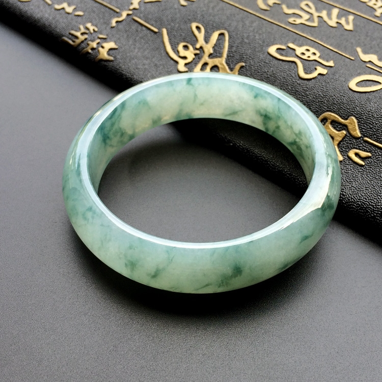 (超值推荐)糯冰种飘花手镯(55.7mm)