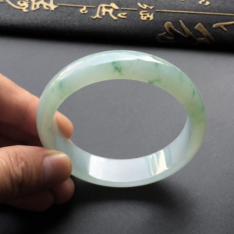 (超值推荐)糯冰种飘花手镯(59mm)