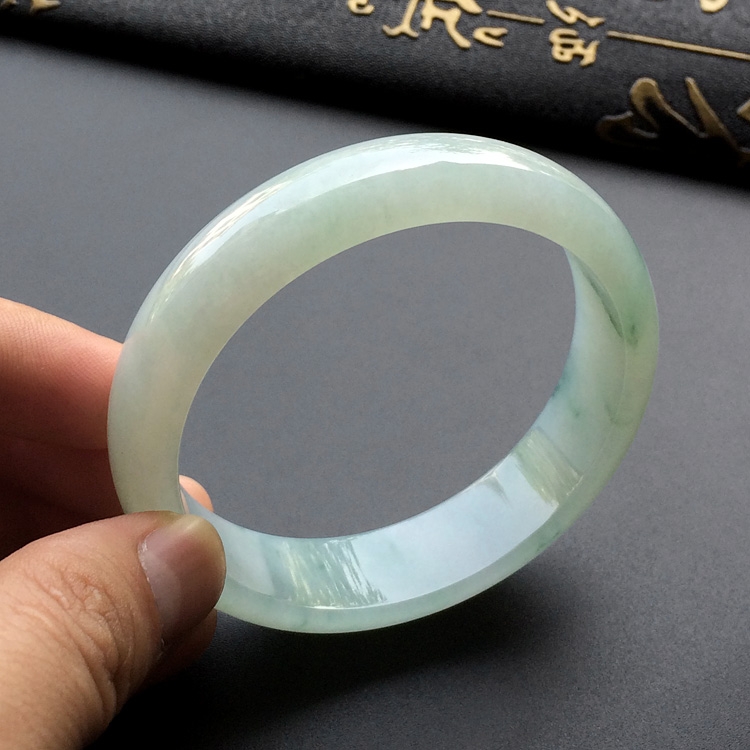(超值推荐)糯冰种飘花手镯(59mm)