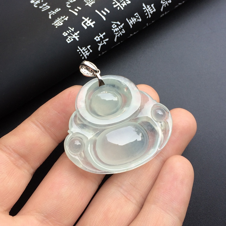 冰种淡晴水玉佛挂件