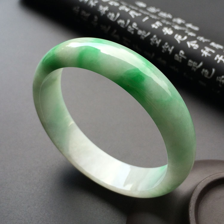 (超值推荐)糯冰种飘翠手镯(57.8MM)
