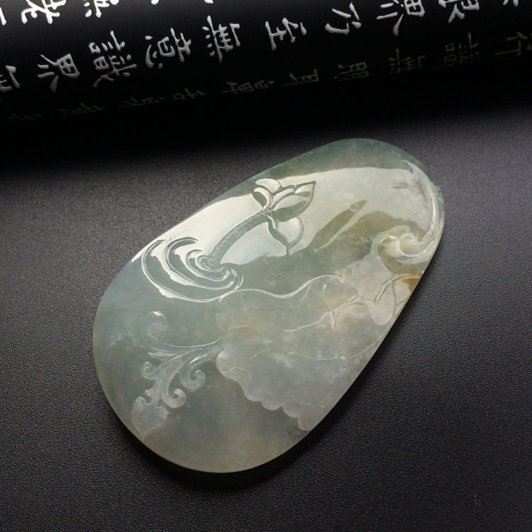 冰种晴水略带黄翡莲趣挂件