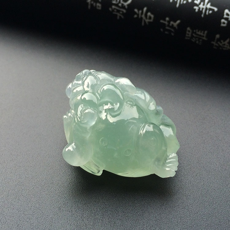 (超值推荐)冰种淡晴水招财进宝挂件