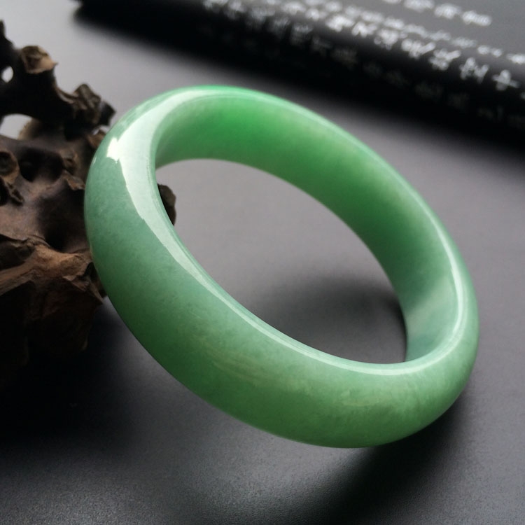 (超值推荐)糯冰种豆色手镯(57.4mm)