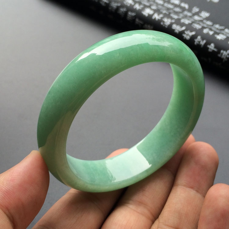 (超值推荐)糯冰种豆色手镯(57.4mm)