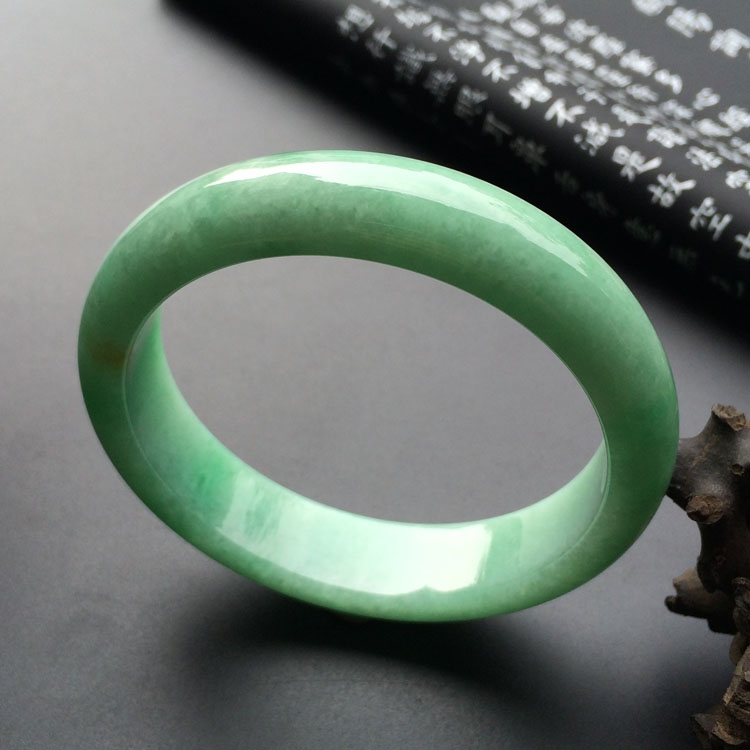 (超值推荐)糯冰种豆色手镯(59mm)