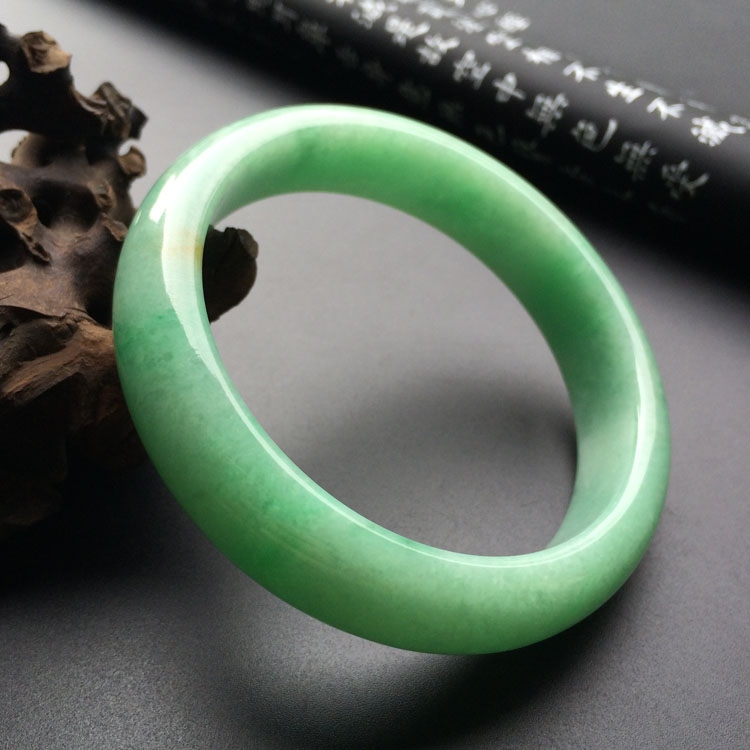 (超值推荐)糯冰种豆色手镯(59mm)