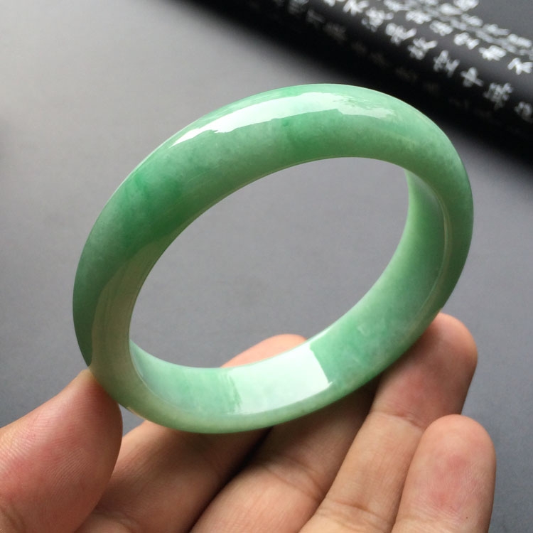 (超值推荐)糯冰种豆色手镯(59mm)