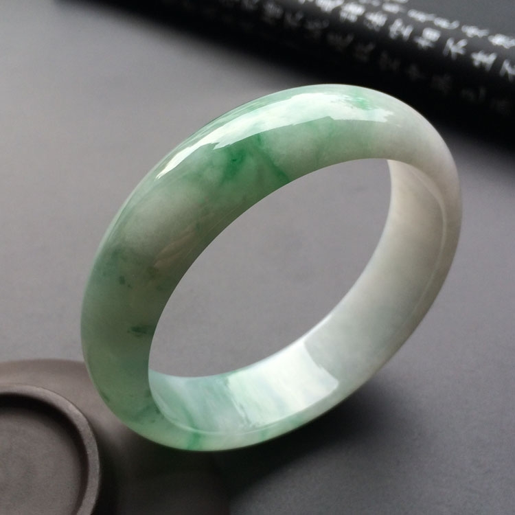 （超值推荐）糯冰种飘花手镯（60.1mm）