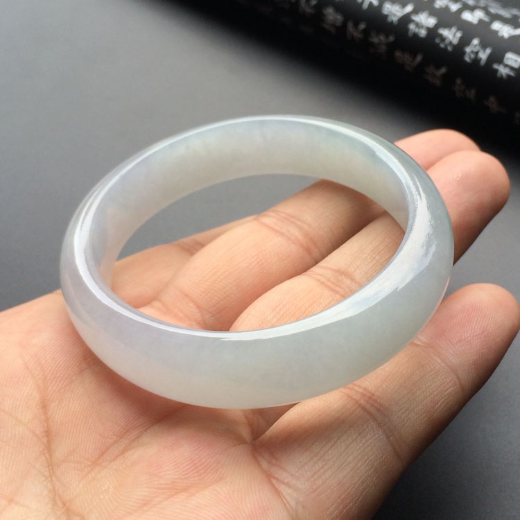 （超值推荐）糯冰种淡晴水贵妃镯（57mm-50mm）