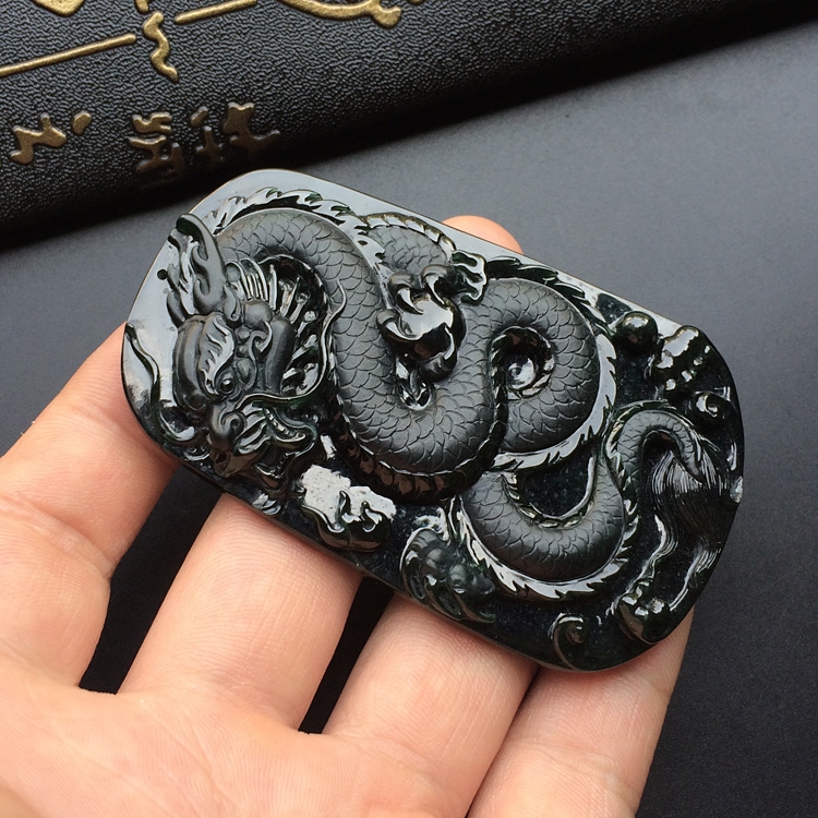 冰种墨翠龙牌挂件