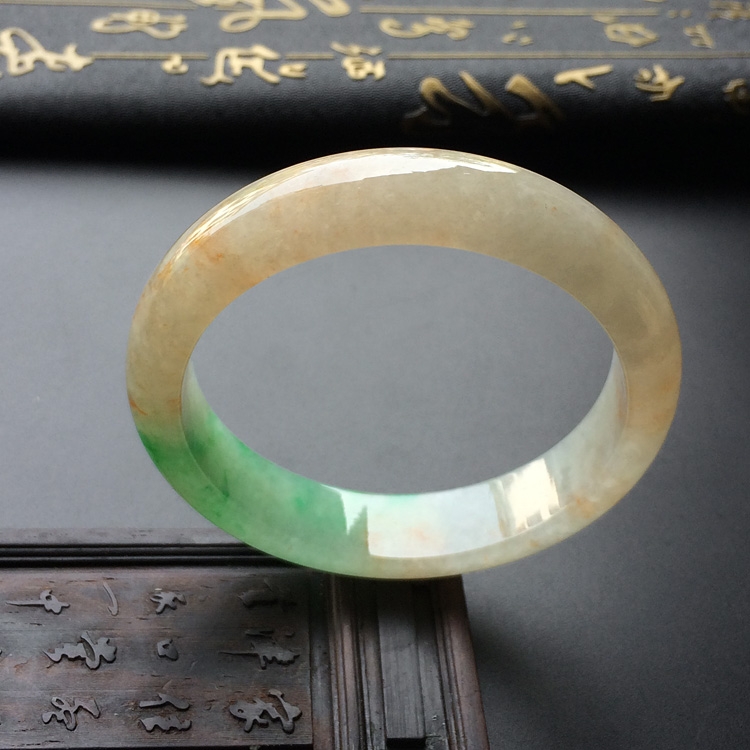 （超值推荐）糯冰种淡三彩手镯（57mm）
