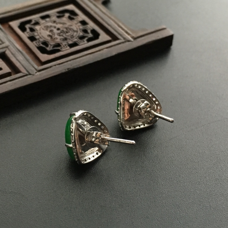 (超值推荐)冰种阳绿镶白金钻石水滴胸坠