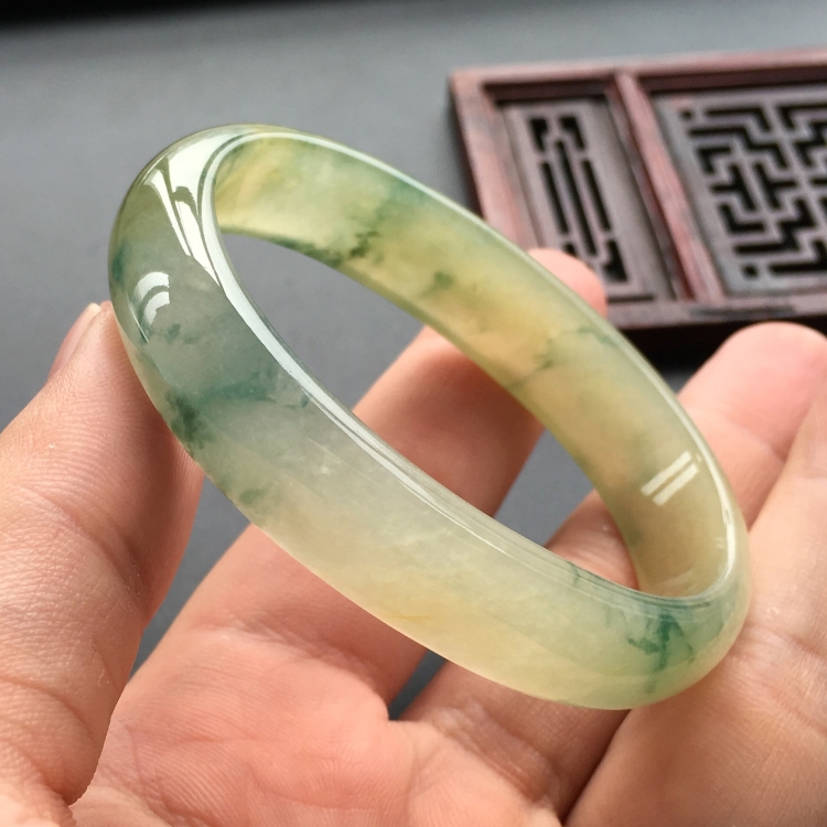 超值推荐)冰种黄翡飘花贵妃镯(55.6mm-42.5mm) - 手镯- 翡翠王朝