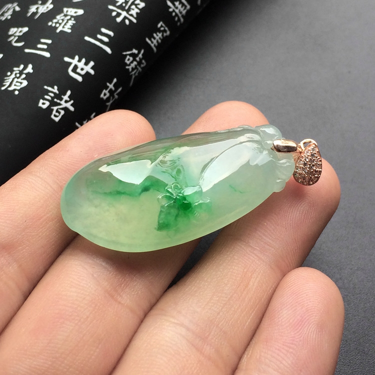 冰种飘翠福瓜挂件