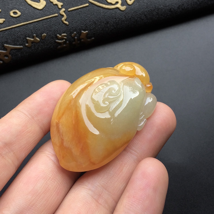 糯冰种黄翡寿星挂件