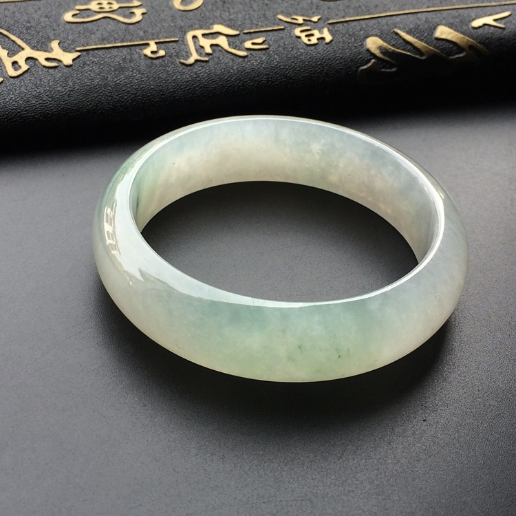 (超值推荐)冰种淡晴水手镯(57mm)