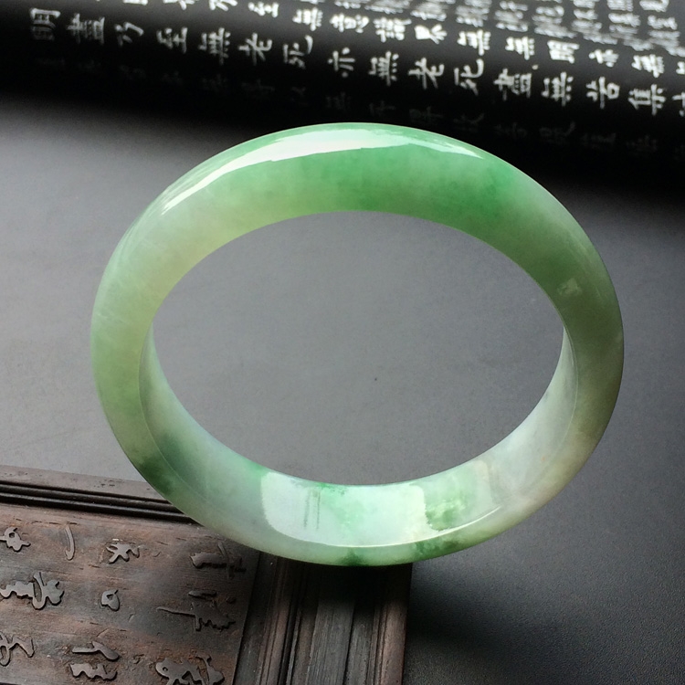 (超值推荐)糯冰种飘花手镯(56.2mm)