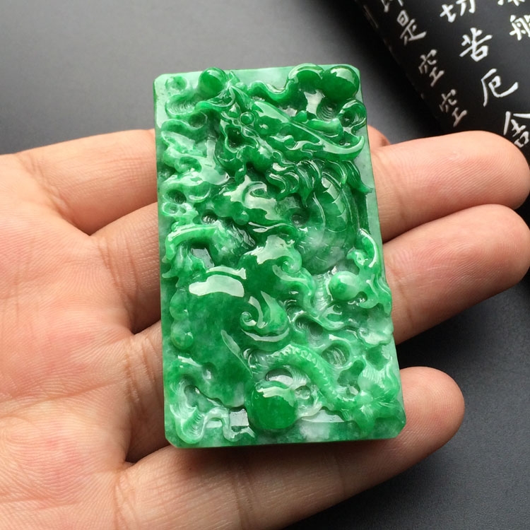 (超值推荐)糯冰种阳绿龙牌挂件