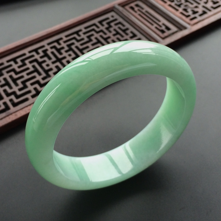 (超值推荐)糯冰种豆色手镯(57.3mm)