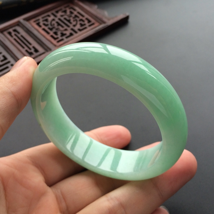 (超值推荐)糯冰种豆色手镯(57.3mm)