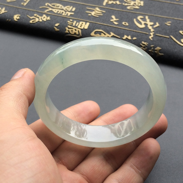 （超值推荐）冰种淡晴水手镯（57.1mm）