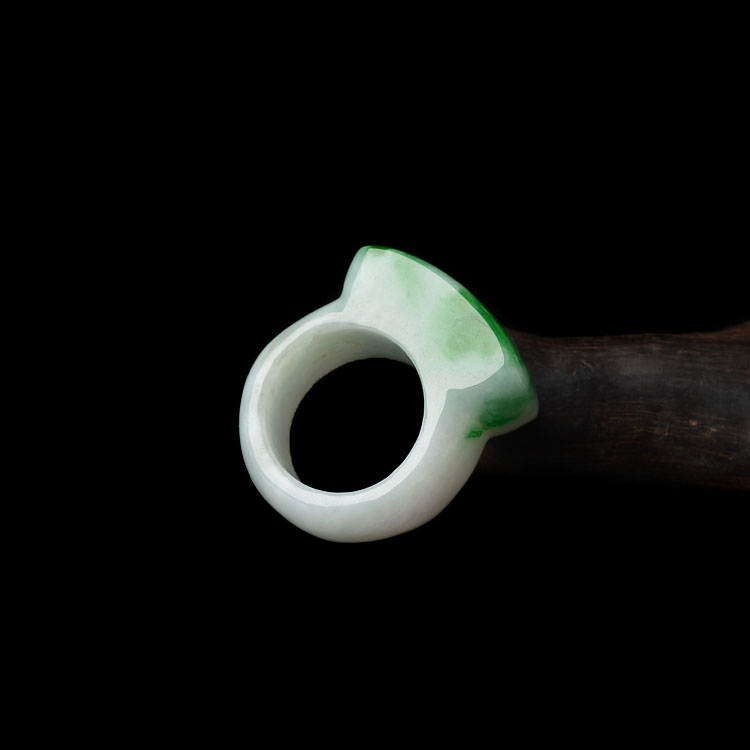 （超值推荐）糯冰种飘翠马鞍指环