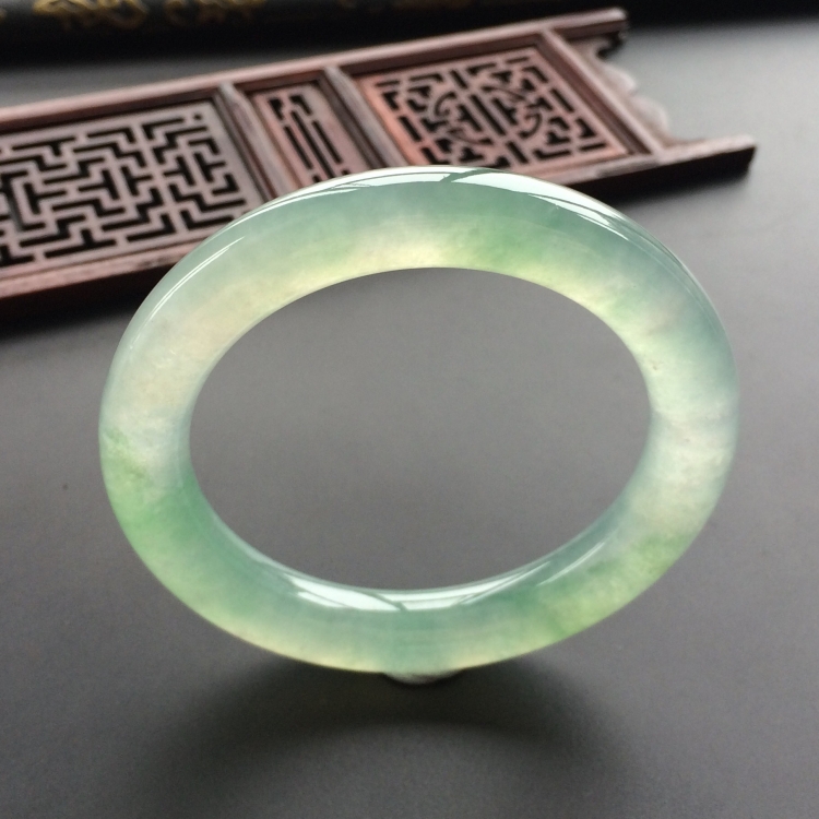 (超值推荐)冰种飘花圆条手镯(56mm)