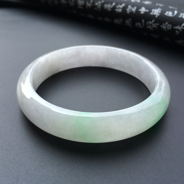 （超值推荐）糯冰种飘翠手镯（58.1mm）