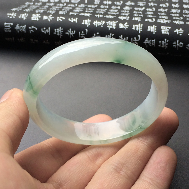 (超值推荐)冰种飘花手镯(55mm-48.5mm)